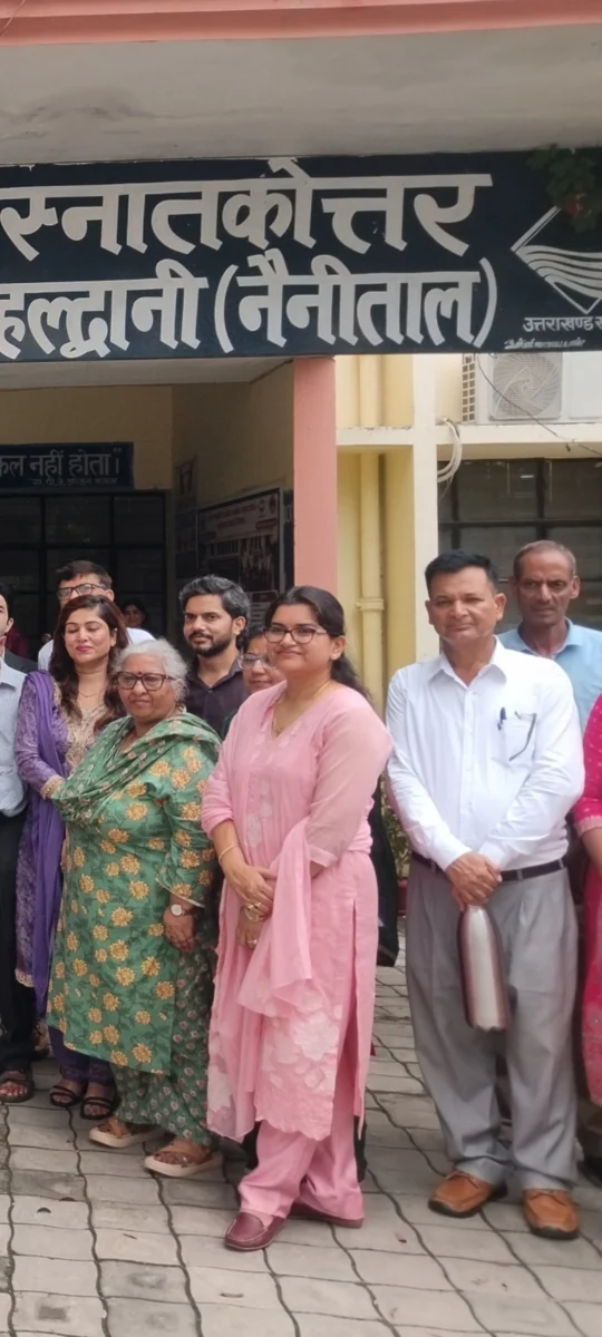 आंखों में नमी, दिल में यादें…  प्राचार्य आभा शर्मा को सेवानिवृत होने पर महिला महाविद्यालय में दी गई शानदार विदाई 