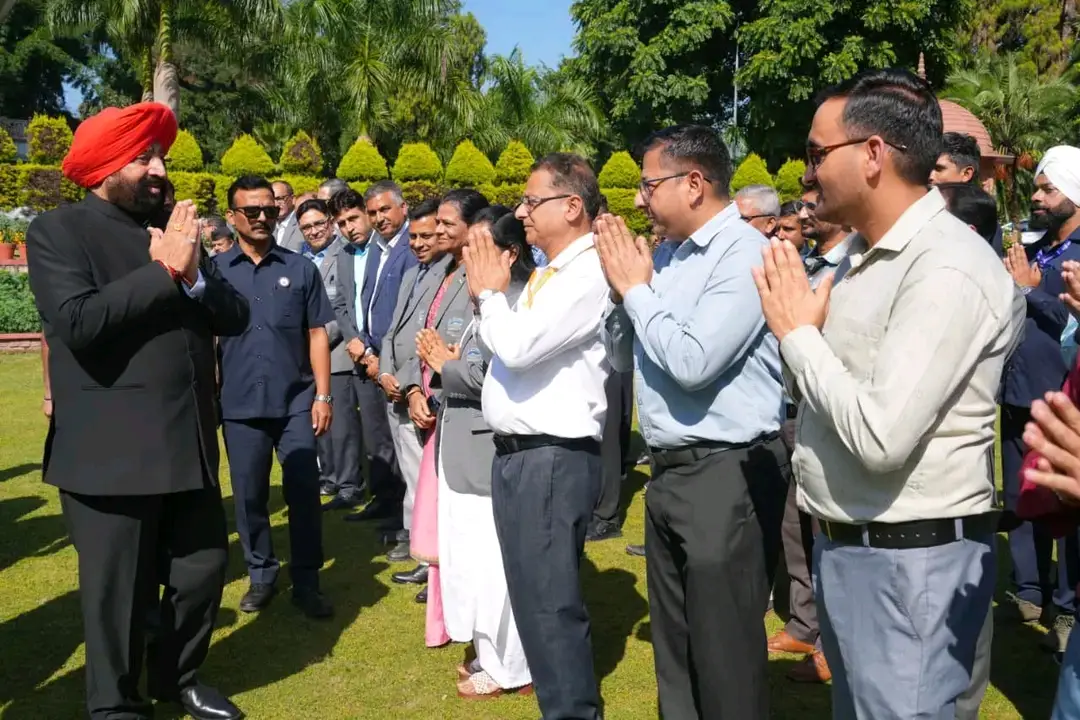 पांच साल का साथ, यादों का कारवां… भावुक विदाई के साथ लोक भवन से विदा हुए राज्यपाल गुरमीत सिंह